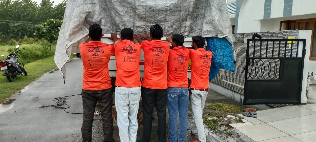 Mahakal Packers and Movers handling a household move in a residential area